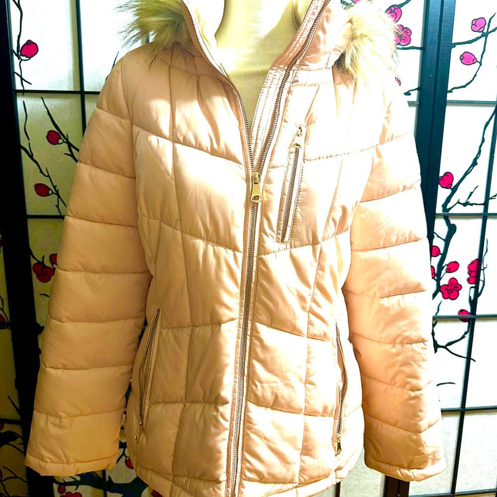 Hooded puffer jacket